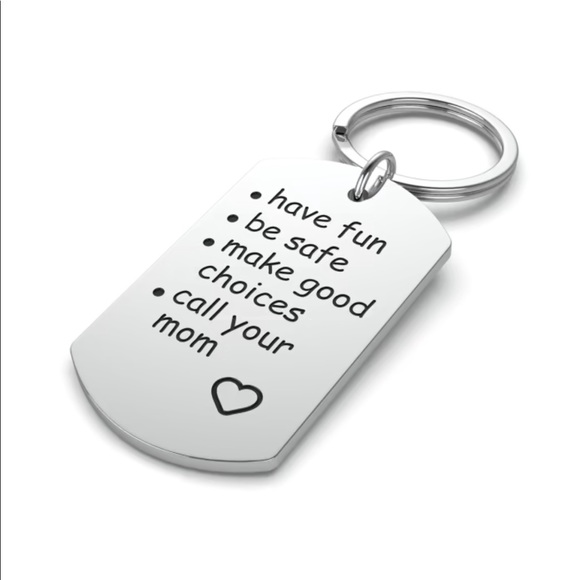 NWT “Call Your Mom” keychain - Picture 7 of 7